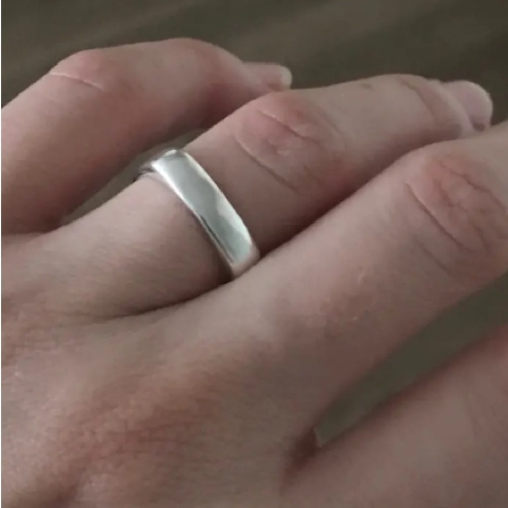 Sliver 925 Sterling Silver Square Circle Ring
Size 10 - Picture 3 of 12